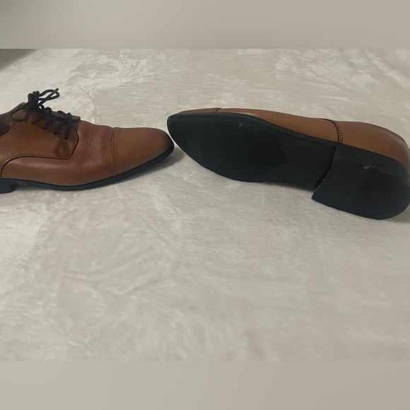 Express brown dress shoe size 10 - Picture 3 of 5
